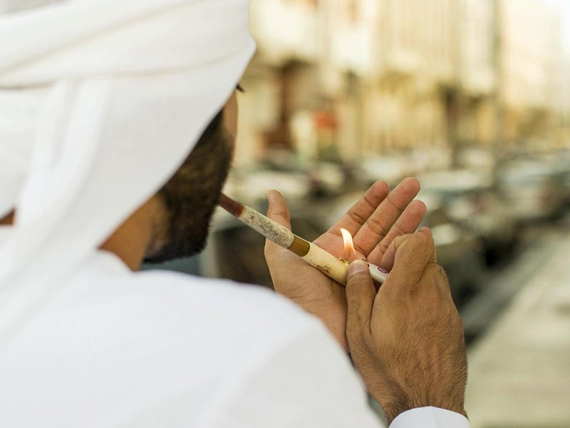 حظر تداول السجائر بدون الطوابع الضريبية الحمراء بأسواق الإمارات من أغسطس